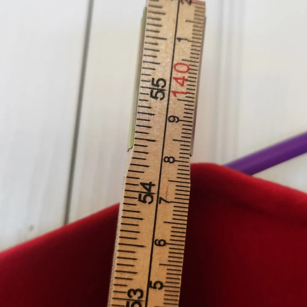 Vintage Delicates House Coat - Size Medium - 100% Polyester - Red Long Sleeve - Picture 8 of 8